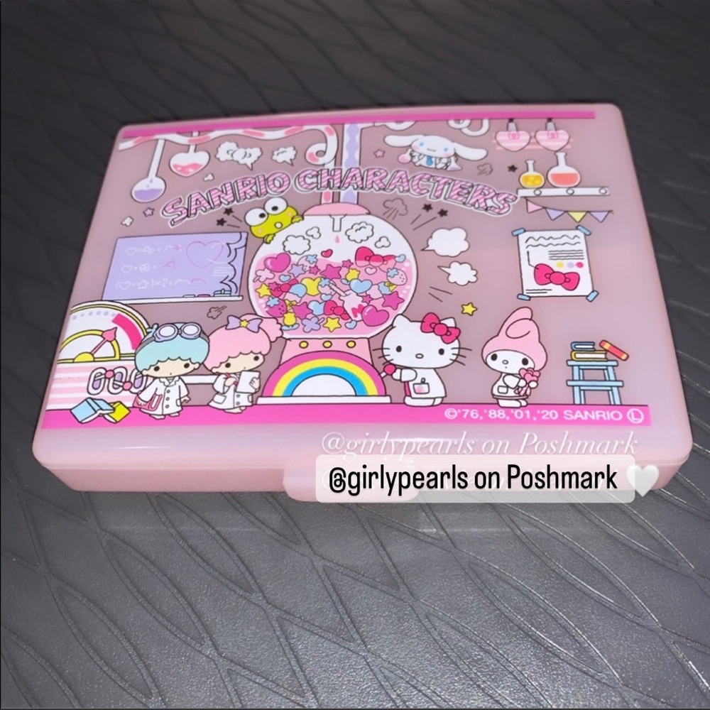 Hello Kitty Pill Case or Jewelry Organizer with Adjustable Removable Par…